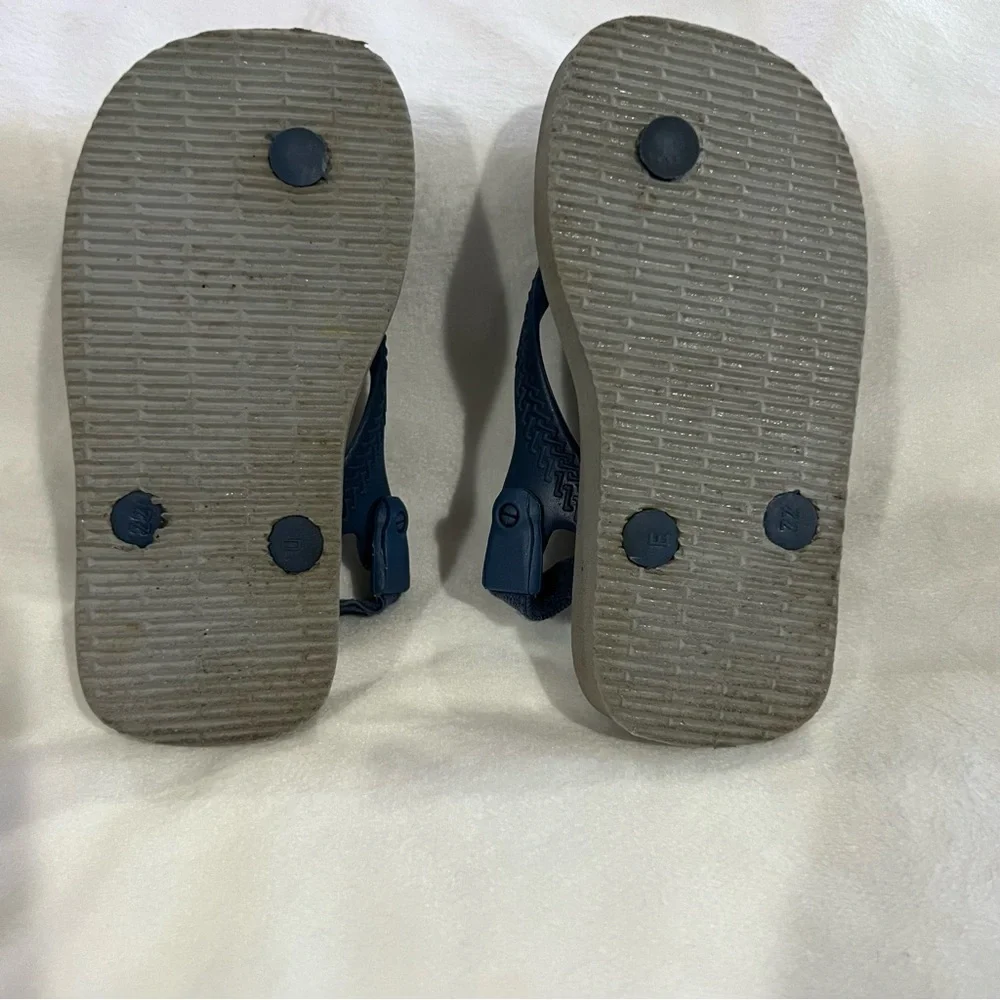 Havaianas Baby Brazil Logo Sandal in boys size 8